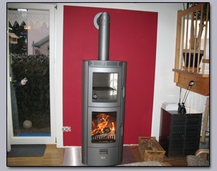 Holzofen mit Auenkamin in Brunlingen